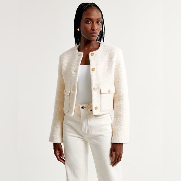 Abercrombie & Fitch Jackets & Blazers - Abercrombie & Fitch White Bouclé Wool Blend Cropped Jacket Gold Buttons Size M